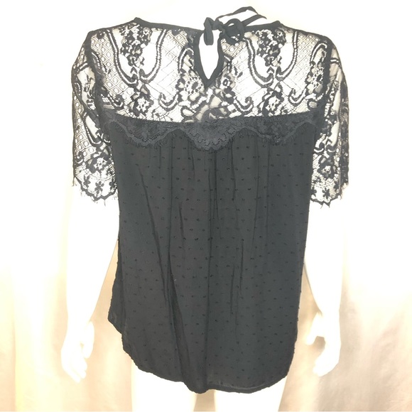 Woman’s black eyelash lace top with short sleeves size medium - Picture 4 of 16
